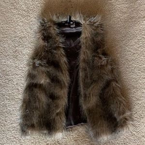 Fur vest!